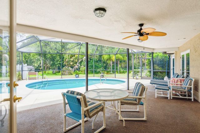 900 MAINSAIL WAY, Palm Harbor, FL 34685