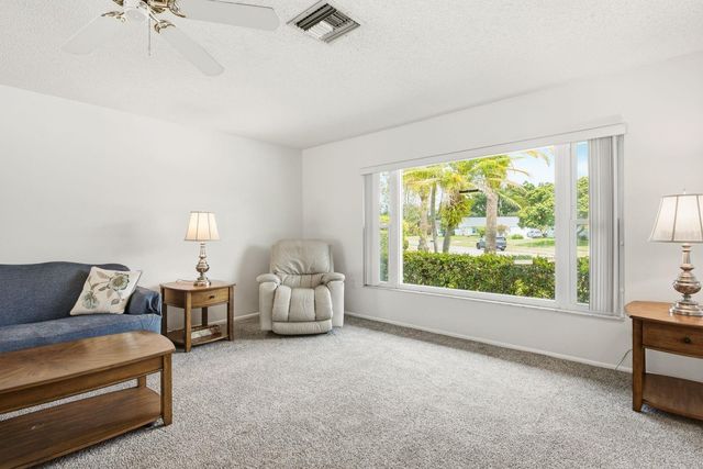 900 MAINSAIL WAY, Palm Harbor, FL 34685