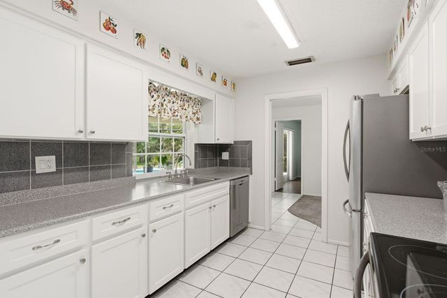 900 MAINSAIL WAY, Palm Harbor, FL 34685