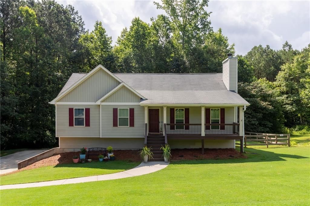 19 Autumn NE Place, White, GA 30184