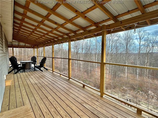 14790 McLane Pike, Liberty, WV 25124