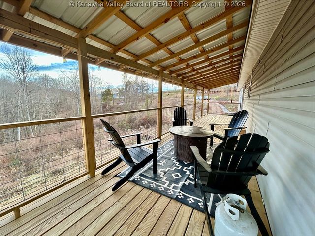 14790 McLane Pike, Liberty, WV 25124