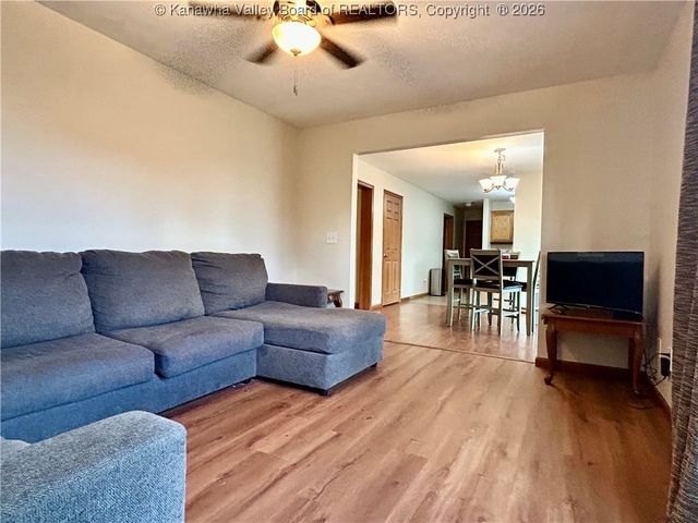 14790 McLane Pike, Liberty, WV 25124