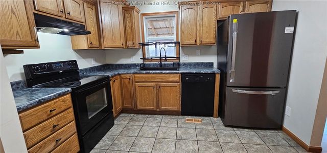 14790 McLane Pike, Liberty, WV 25124