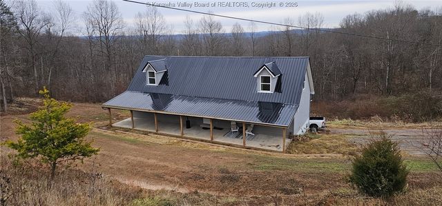 14790 McLane Pike, Liberty, WV 25124