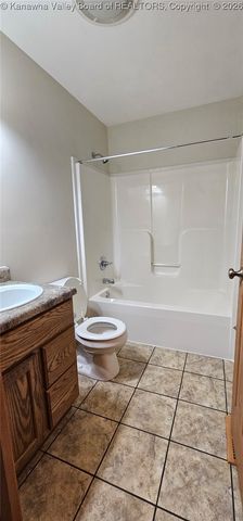 14790 McLane Pike, Liberty, WV 25124