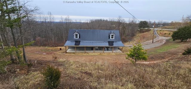 14790 McLane Pike, Liberty, WV 25124