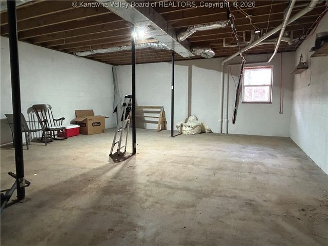 14790 McLane Pike, Liberty, WV 25124