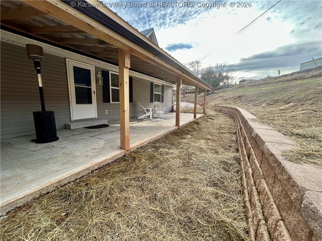 14790 McLane Pike, Liberty, WV 25124