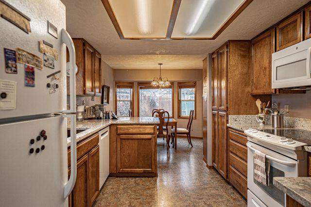 2388 Temple Drive, Medford, OR 97504