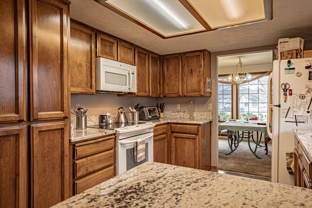 2388 Temple Drive, Medford, OR 97504