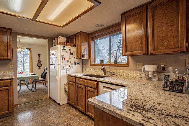 2388 Temple Drive, Medford, OR 97504