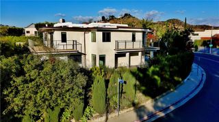 7811 Electra Drive, Los Angeles, CA 90046