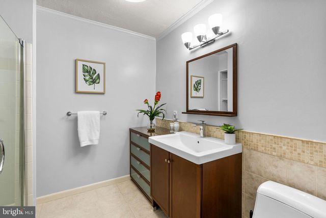1 ORCHARD WAY S, Potomac, MD 20854