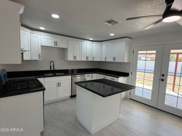 1641 W ANDORRA Drive, Phoenix, AZ 85029