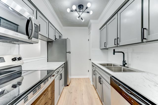 3224 Timmons Lane 157, Houston, TX 77027