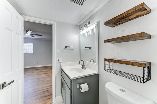 3224 Timmons Lane 157, Houston, TX 77027