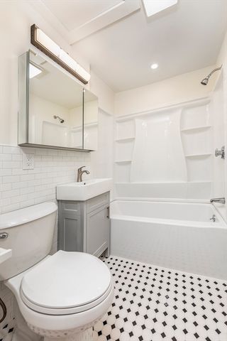 108 Washington Street 2, Marblehead, MA 01945