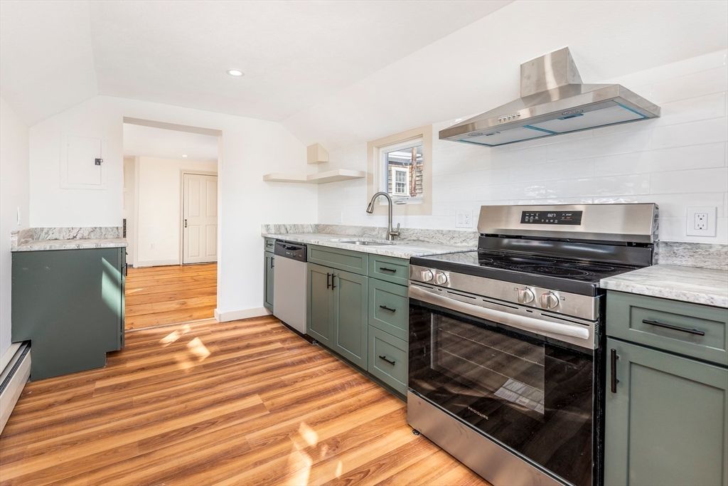 108 Washington Street 2, Marblehead, MA 01945