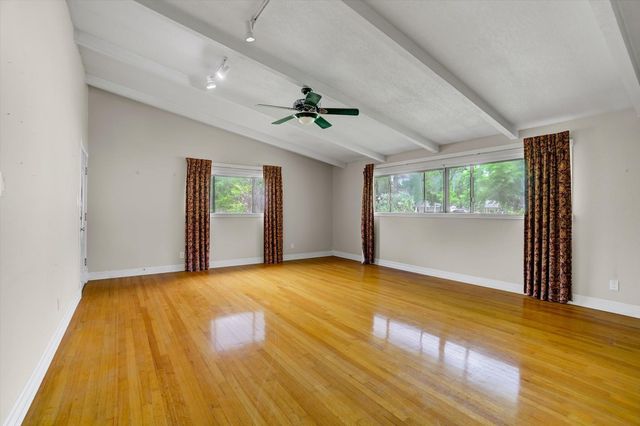 112 Persimmon Lane, Lake Jackson, TX 77566