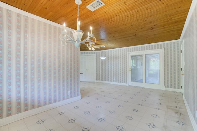 112 Persimmon Lane, Lake Jackson, TX 77566