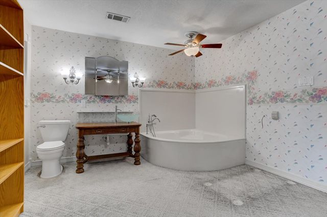 112 Persimmon Lane, Lake Jackson, TX 77566