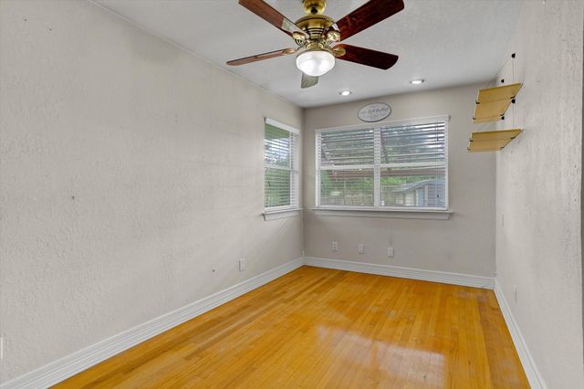 112 Persimmon Lane, Lake Jackson, TX 77566