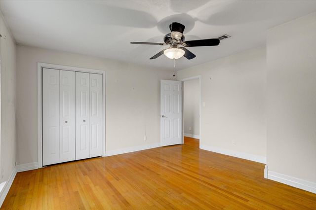 112 Persimmon Lane, Lake Jackson, TX 77566