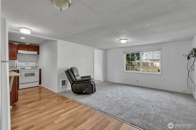 24809 SE 235th Place, Maple Valley, WA 98038