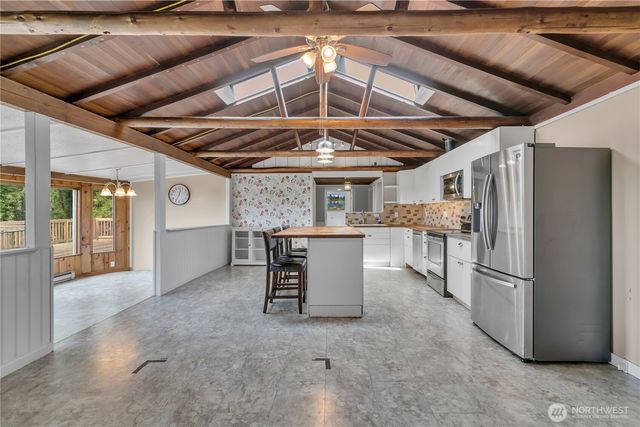 24809 SE 235th Place, Maple Valley, WA 98038