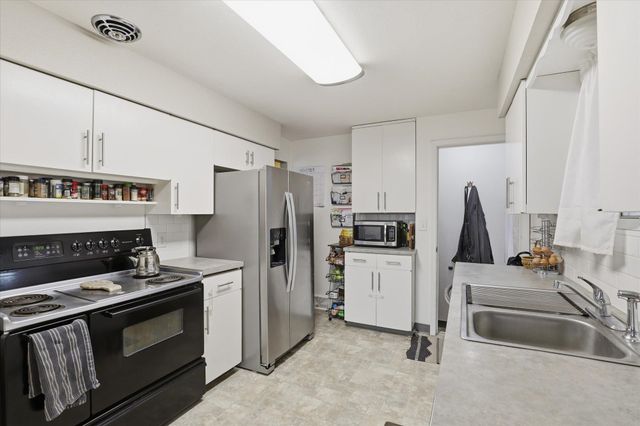 4020 W Crown Ave, Spokane, WA 99205