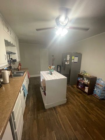 103 E High St, Ethridge, TN 38456