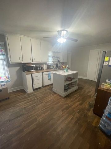 103 E High St, Ethridge, TN 38456