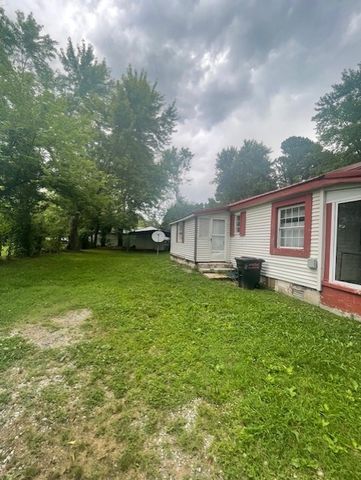 103 E High St, Ethridge, TN 38456