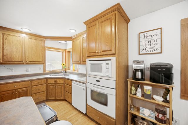 4120 Colfax Avenue, Des Moines, IA 50317