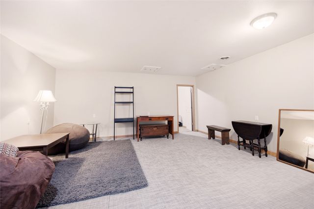 4120 Colfax Avenue, Des Moines, IA 50317