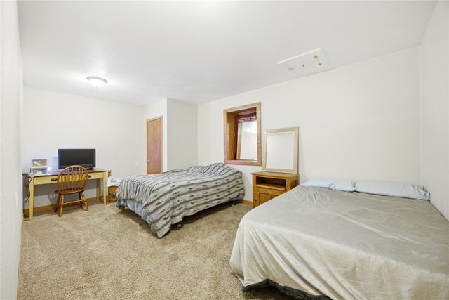 4120 Colfax Avenue, Des Moines, IA 50317