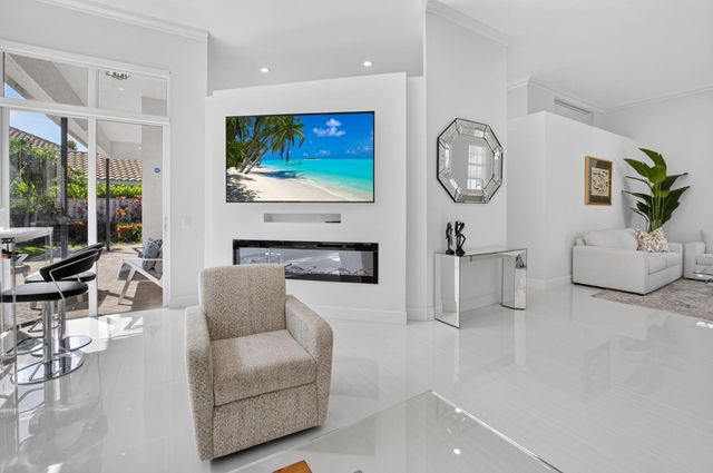 6356 NW 25th Way, Boca Raton, FL 33496