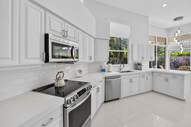 6356 NW 25th Way, Boca Raton, FL 33496