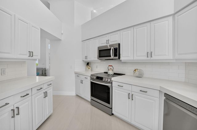 6356 NW 25th Way, Boca Raton, FL 33496