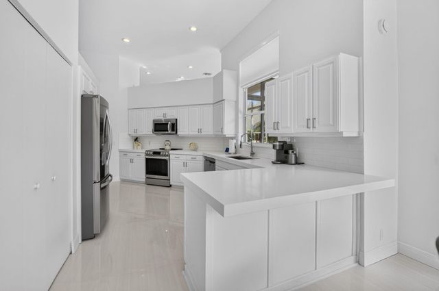 6356 NW 25th Way, Boca Raton, FL 33496