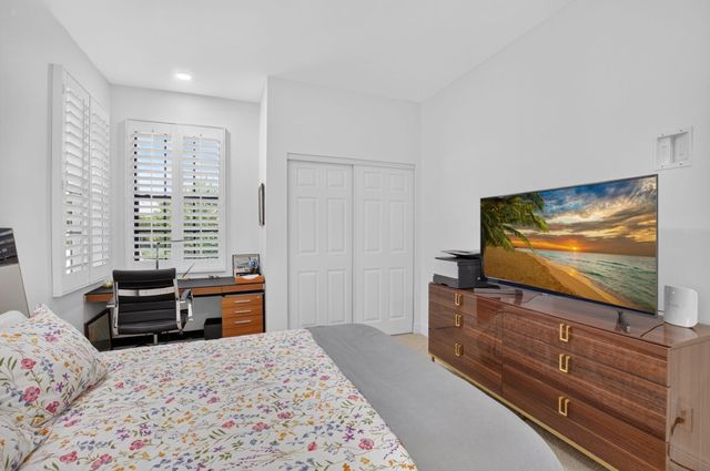 6356 NW 25th Way, Boca Raton, FL 33496