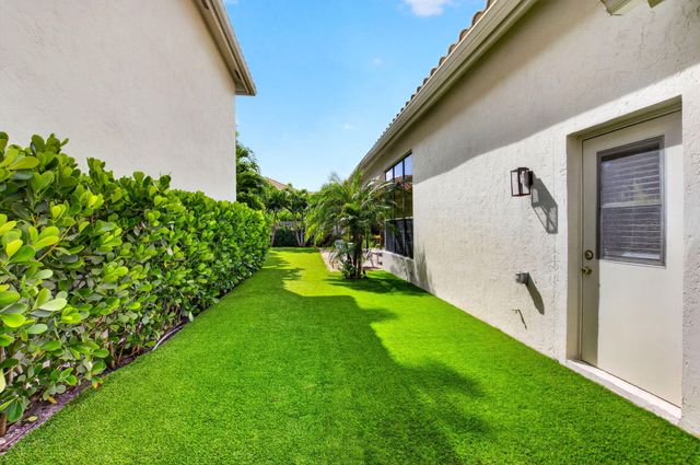 6356 NW 25th Way, Boca Raton, FL 33496