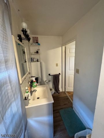 17 Railroad Ave, Phillipsburg Town, NJ 08865