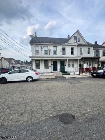 17 Railroad Ave, Phillipsburg Town, NJ 08865