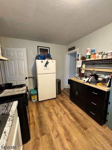 17 Railroad Ave, Phillipsburg Town, NJ 08865