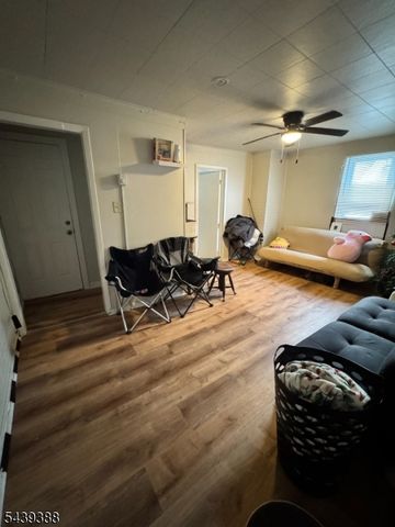 17 Railroad Ave, Phillipsburg Town, NJ 08865