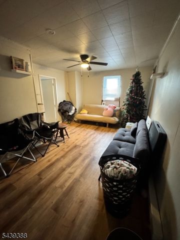 17 Railroad Ave, Phillipsburg Town, NJ 08865