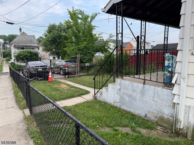 17 Railroad Ave, Phillipsburg Town, NJ 08865