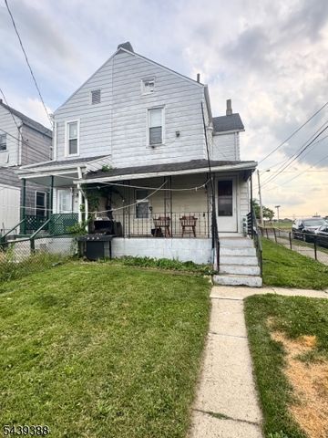 17 Railroad Ave, Phillipsburg Town, NJ 08865